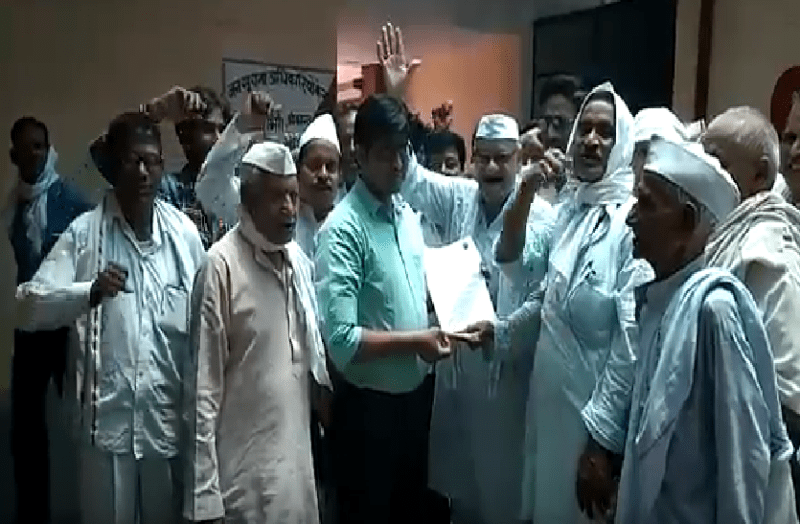 dharna pradarshan for diesel petrol price in up