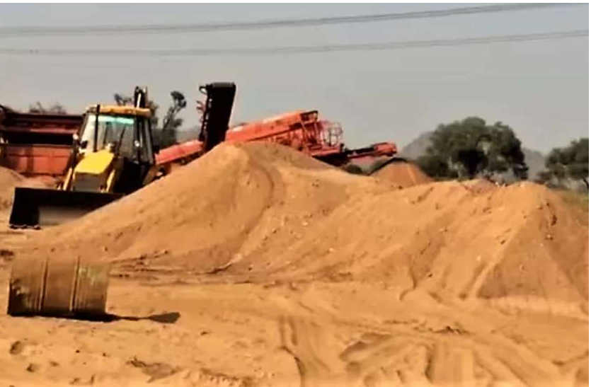 Illegal gravel mining in bhilwara