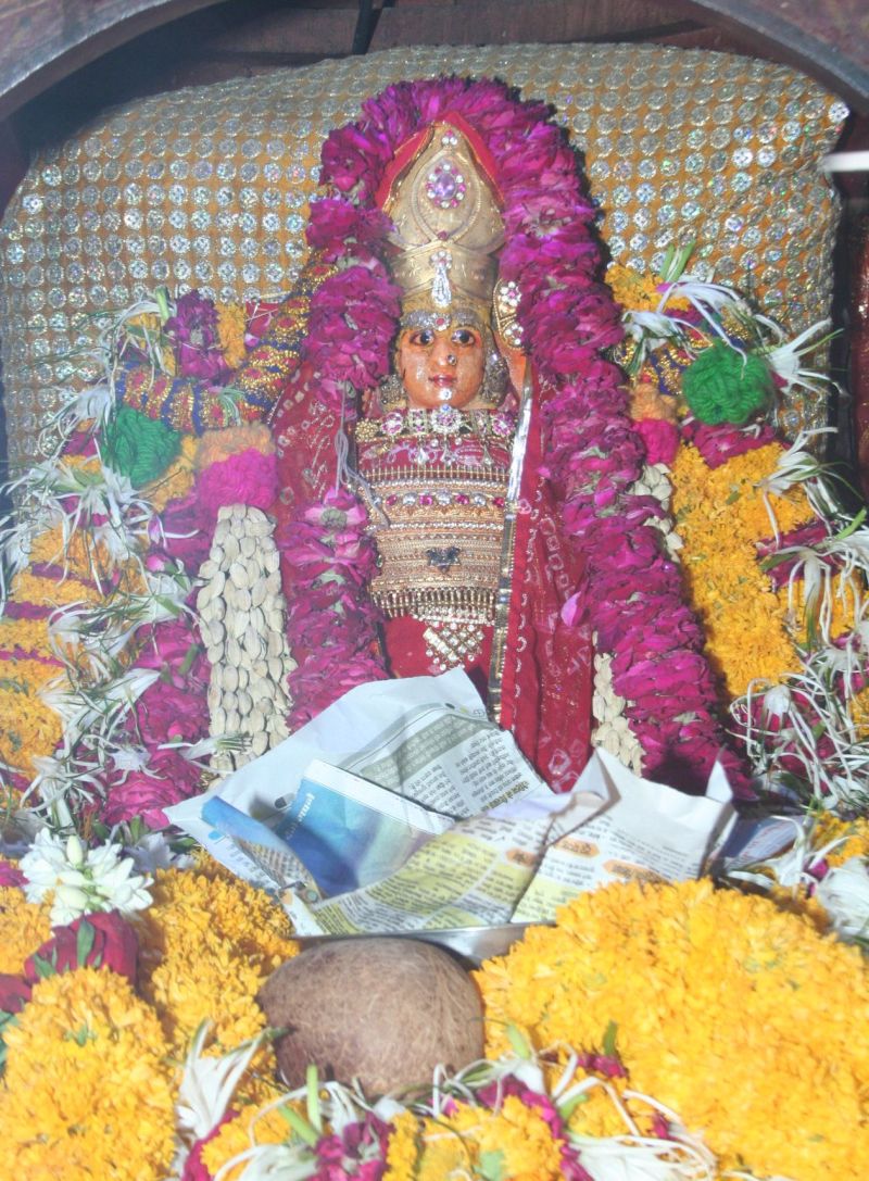 माता राणी भटियाणी के दरबार में उमड़े श्रद्धालु