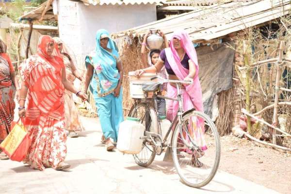 नौतपा का पारा चढ़ते ही पानी के लिए मची त्राहिमाम, देखें इन तस्वीरों में