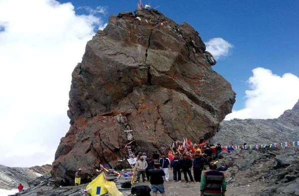 Shrikhand Mahadev, who is a natural beauty, travels to heaven