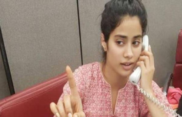 जाह्नवी के आए कैसे दिन, कैटरीना की जिम में बनी रिसेप्शनिस्ट