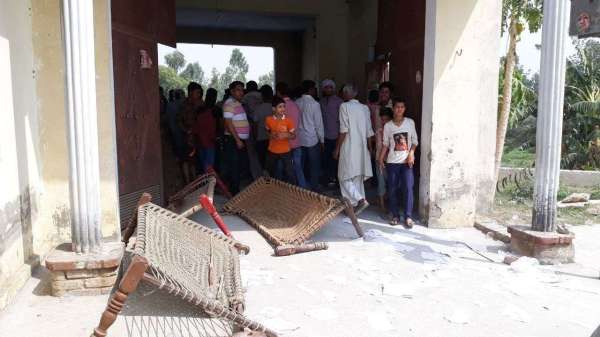 भूरा गांव में हुई पुलिस और ग्रामीणों की झड़प