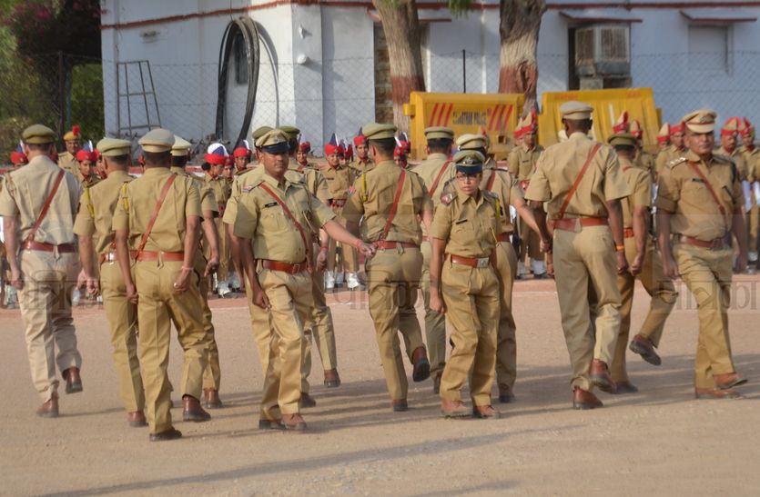 sikar police pared