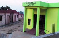 मांग है कि हमें बारिश से पहले नगर निगम कम से कम आवास उपलब्ध करा दे