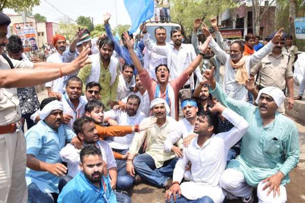 एनएसयूआई के राष्ट्रीय अध्यक्ष का सतना में जंगी प्रदर्शन, देखें इन तस्वीरों में