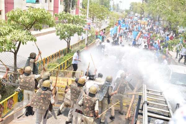 एनएसयूआई के राष्ट्रीय अध्यक्ष का सतना में जंगी प्रदर्शन, देखें इन तस्वीरों में
