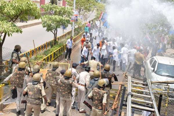 एनएसयूआई के राष्ट्रीय अध्यक्ष का सतना में जंगी प्रदर्शन, देखें इन तस्वीरों में