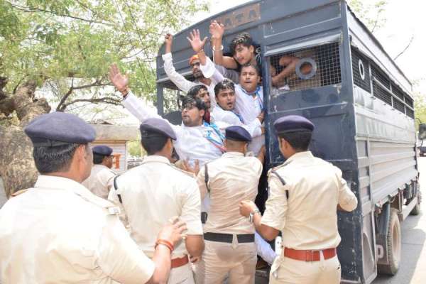 एनएसयूआई के राष्ट्रीय अध्यक्ष का सतना में जंगी प्रदर्शन, देखें इन तस्वीरों में