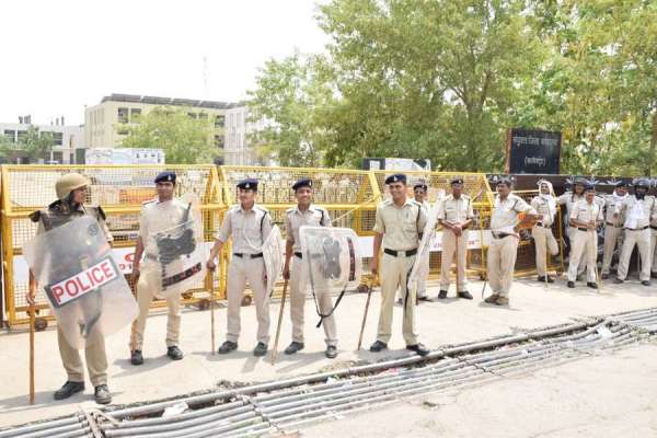 एनएसयूआई के राष्ट्रीय अध्यक्ष का सतना में जंगी प्रदर्शन, देखें इन तस्वीरों में