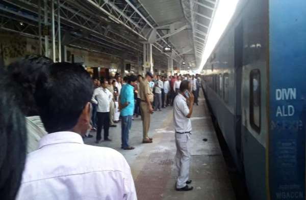  Short Circuit Jaipur - Allahabad Express