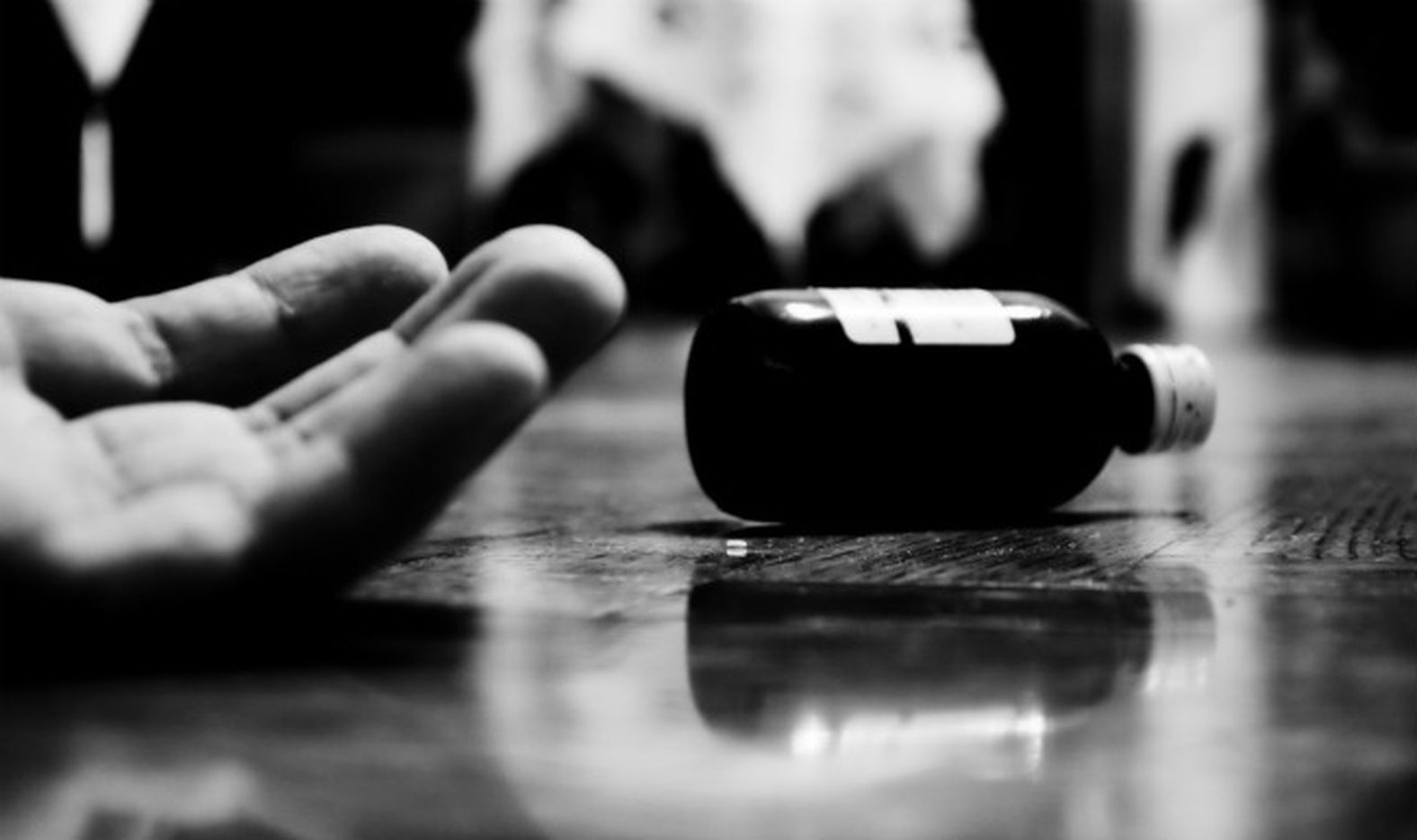 Husband commits suicide in battle of two wives