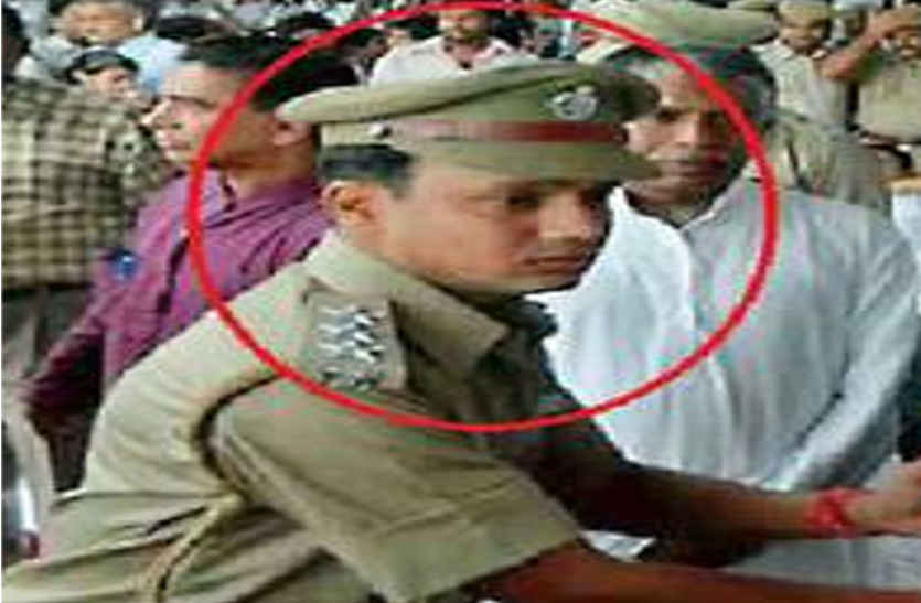 Absconding transport inspector surrendered in bhilwara