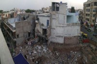 sardarpura building collapse