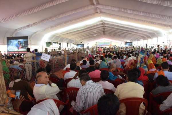 किसान विरोधी कहने वाली कांग्रेस मुझसे आँख मिलाकर बात करें: शिवराज