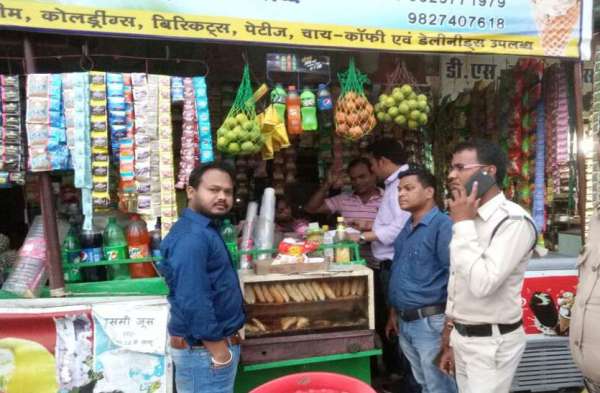 Photo Gallery : 35 से ज्यादा गुमटियों में खाद्य विभाग की दबिश, इतने हजार रुपए वसूला जुर्माना