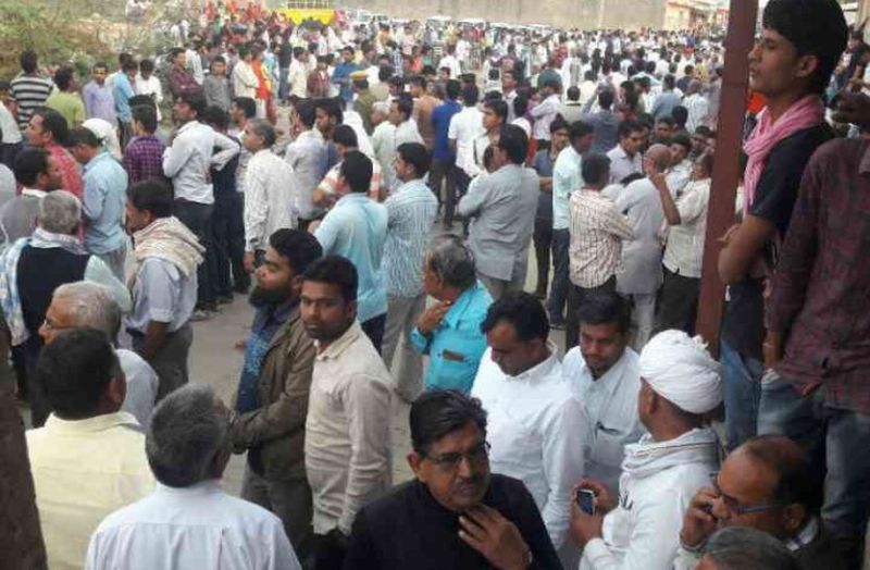 two sister body supurd e khak in Cemetery laxmangarh sikar