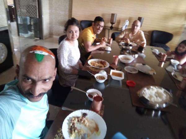 M S dhoni invited Sudhir gautam for lunch to his farm house