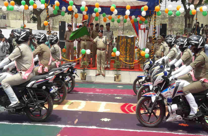 डीजीपी ओपी सिंह पहुंचे अलीगढ़, एएमयू के कुलपित प्रो.तारिक मंसूर ने की मुलाकात
