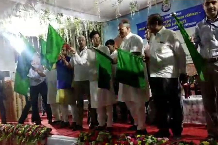 जोधपुर को मिली दूसरी हमसफर एक्सप्रेस, रेल मंत्री गोयल ने हरी झंडी दिखाकर किया रवाना