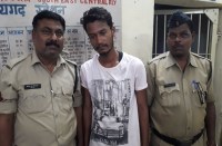 रेलकर्मी का बेटा रेल परिक्षेत्र में करता था चोरी व उठाइगिरी, देर रात रंगे हाथ पकड़ाया