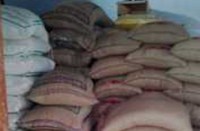 सोसायटियों से किसानों को नहीं मिल रहा खाद व बीज, किसान परेशान