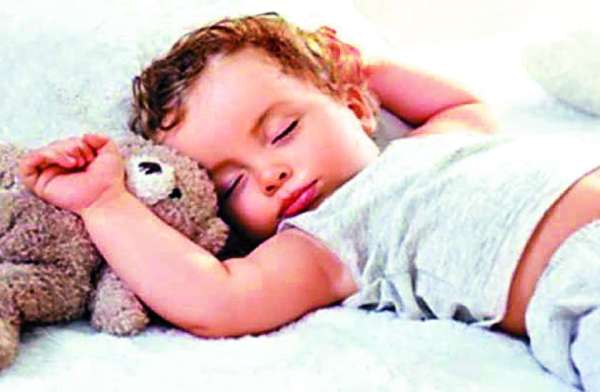 बच्चों का स्लीपिंग रूटीन करें फिक्स