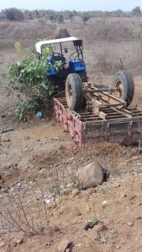 Driver dies due to overturn, five serious