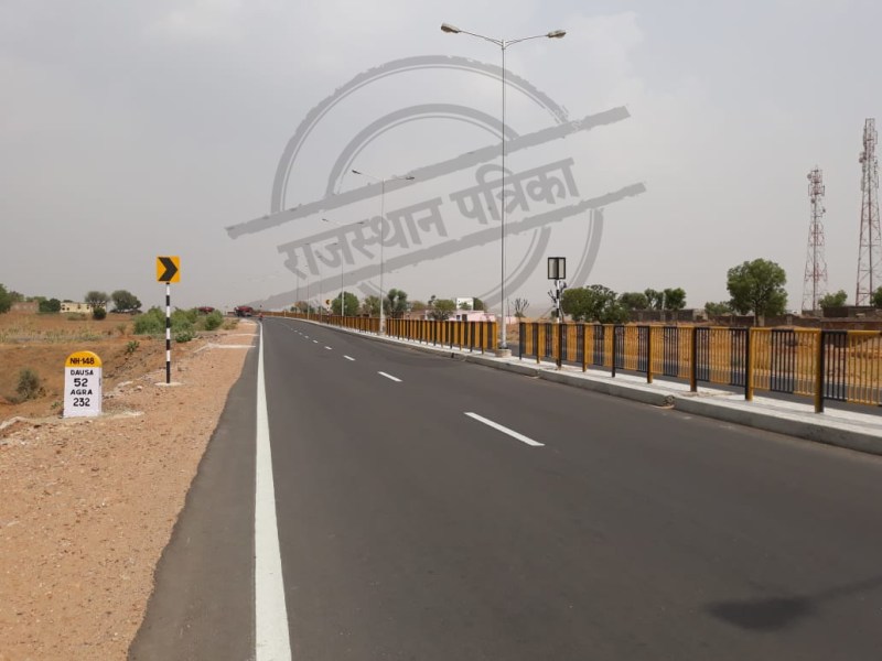 Manoharpur-Dausa Highway provides easy access to many villages