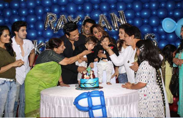 कृष्णा-कश्मीरा ने मनाया अपने जुड़वां बच्चों का पहला बर्थडे, वन नाइट स्टैंड से हुई थी प्यार की शुरुआत