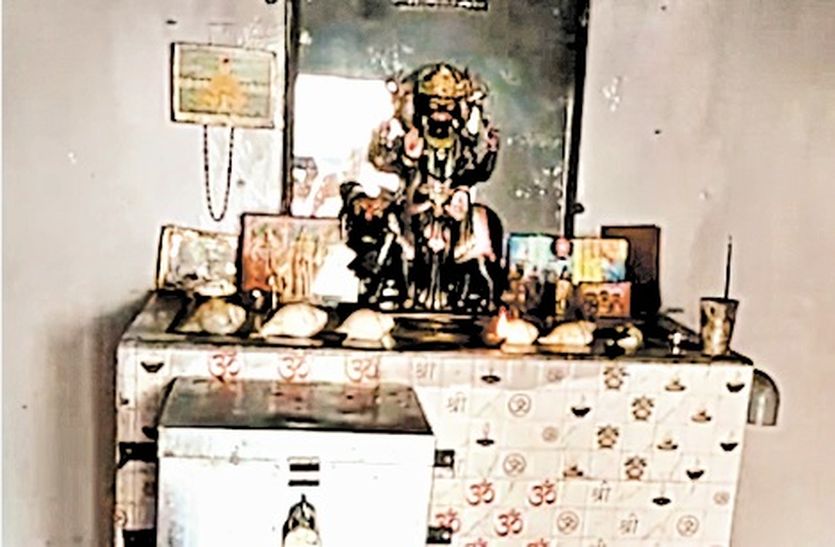 theft in shani temple in malsisar jhunjhunu