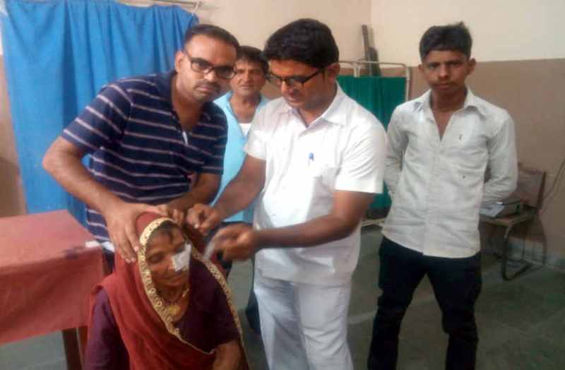 Geezer's ring looted in bhilwara