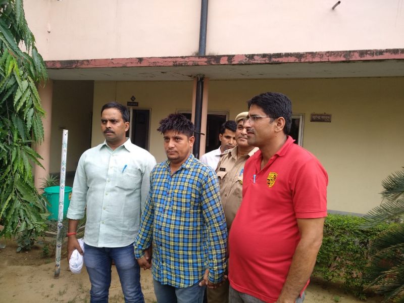 एक बदमाश जयपुर से ही नहीं दिल्ली से भी लक्जरी गाडियां चुराता रहा है। उसने कुछ ही दिनों में ऐसा साम्राज्य खड़ा कर लिया कि घर, गाड़ी और गहने खरीद लिए। पकड़ में आया तो पुलिस भी हैरान रह गई कि आखिर अकेला इतनी वारदातों को अंजाम कैसे दे सकता है।