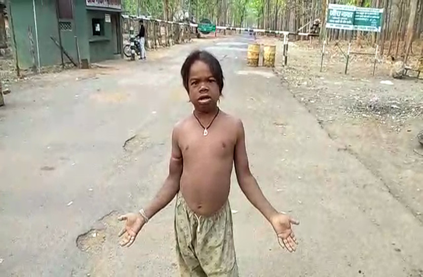 अब तक लाखों लोग देख चुके हैं इस दबंग जनाब के वीडियो को, आपने देखा या नही