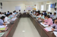 Do not lie to bats and pigs to deal with this disease.