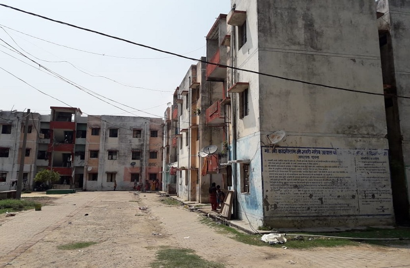 Officers inspected Kanshiram Housing in hindi news
