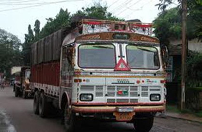 looted of truck loaded with Mustard in chirawa jhunjhunu