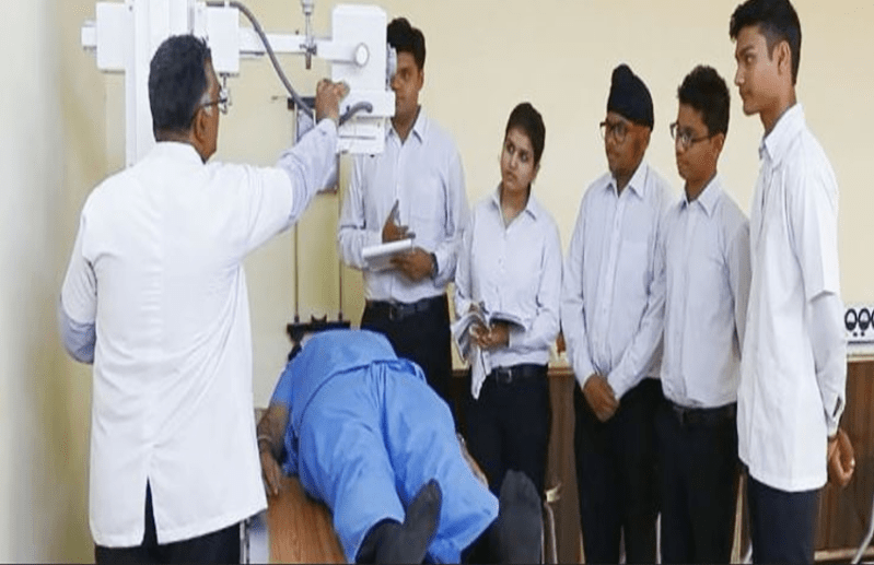 Assistant radiographer