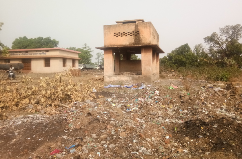 CG Public Opinion : प्रशासन ने नहीं दिया ध्यान तो मुक्तिधाम का इस तरह हो जाएगा अंतिम संस्कार...