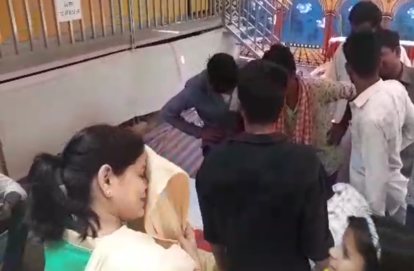 Govt officials taking benefit to watch free movie avoiding children