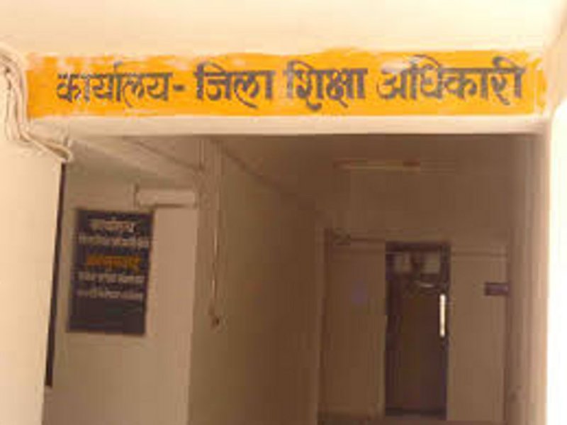 पहले अकेले रहने की पीड़ा, अब एकल होने का दंश