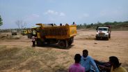 Transport of sand on fake slip