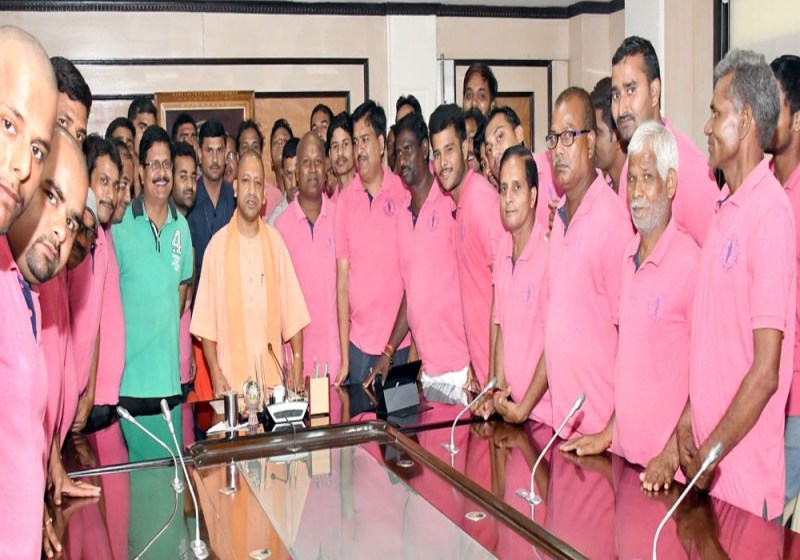 Gomti Mitra Mandal meet CM Yogi Adityanath Sultanpur UP news