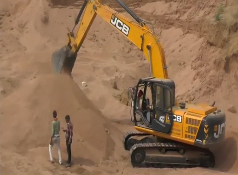 Illegal mining in Mahoba UP crime news
