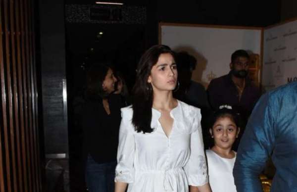 alia bhatt and ranbir kapoor with family