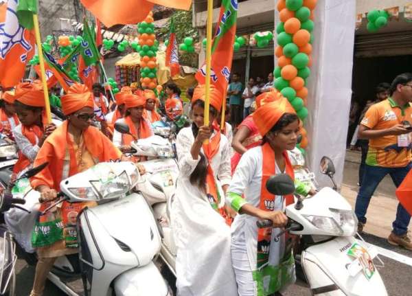Young girl in bike rally