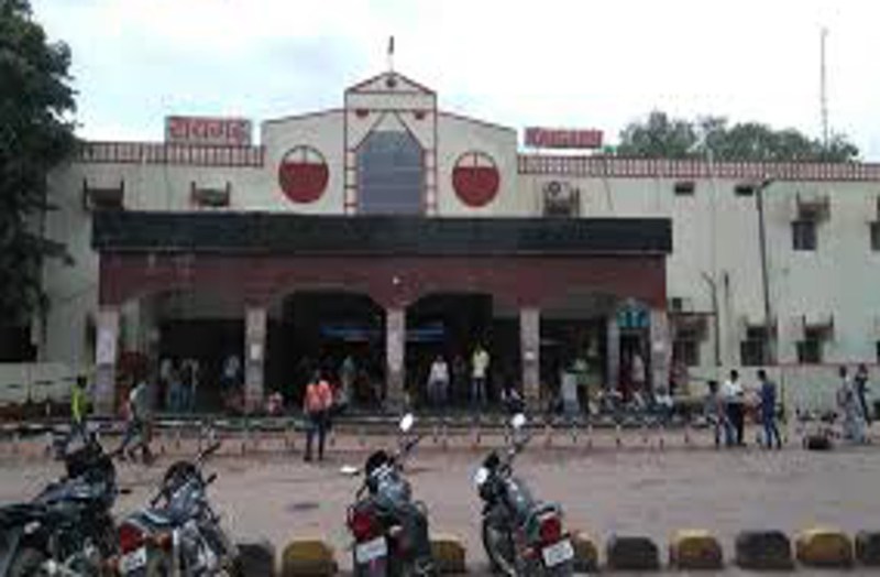 स्वच्छता के साथ यात्रियों संग कुशल व्यवहार, सफाईकर्मी हुआ पुरस्कृत