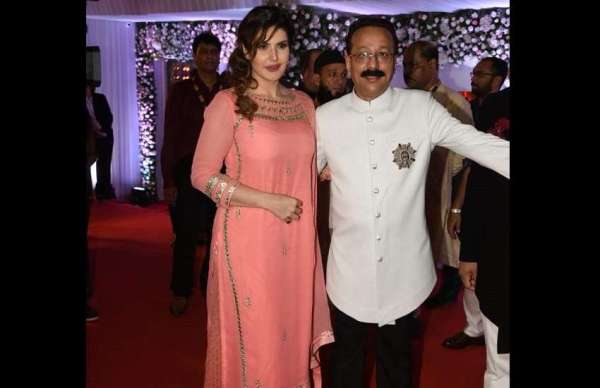 bollywood celebrities at baba siddique ramdan iftaar party photos