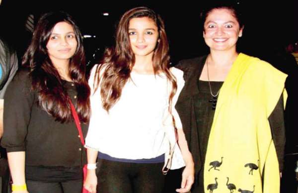 alia bhatt with pooja bhatt