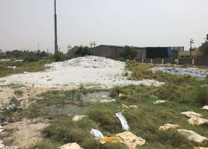 MIA Alwar : Garbage spreading in mia industrial area of alwar